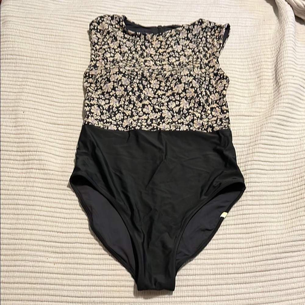 Summersalt Floral Black One Piece size 8